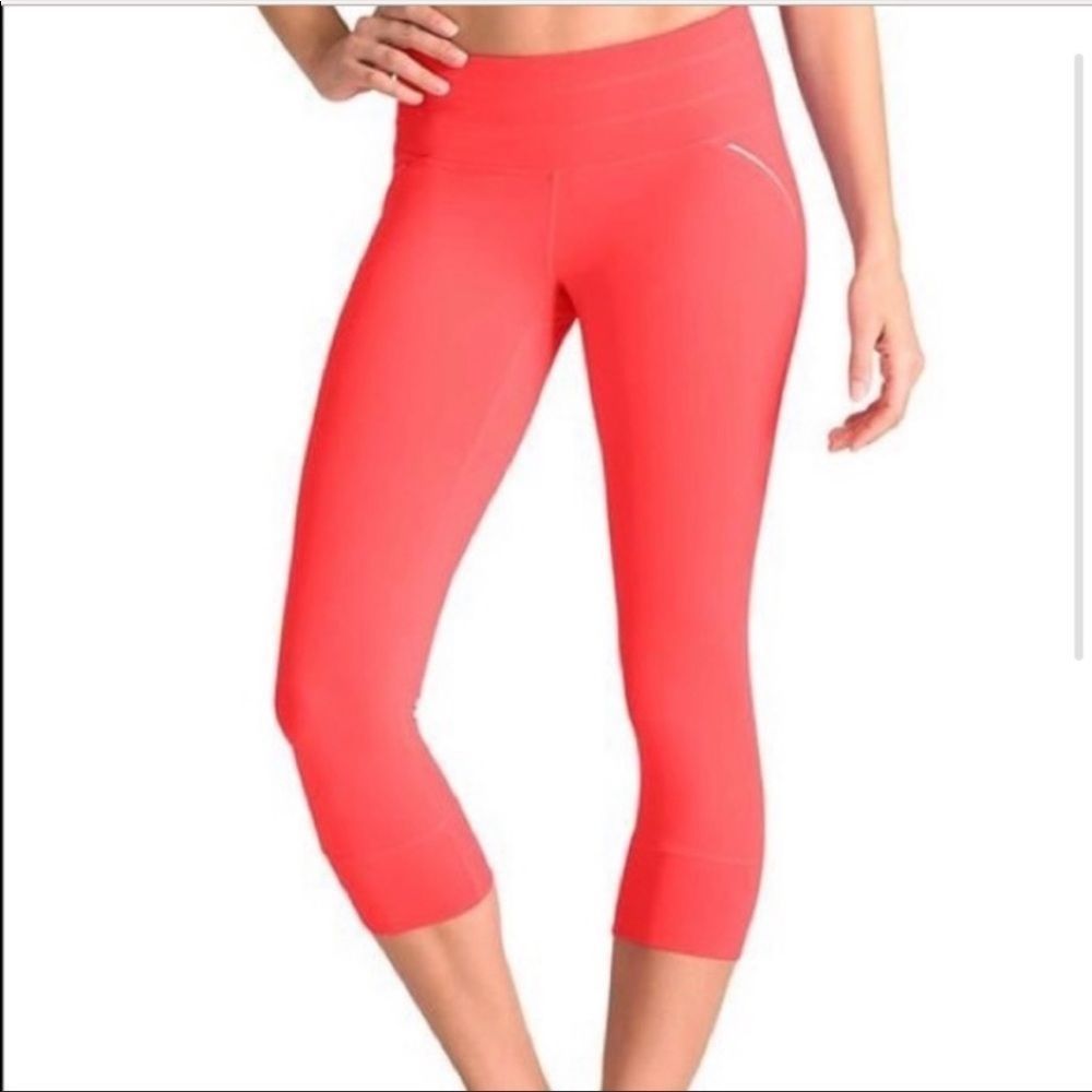 Athleta Relay Crop in Orange Medium